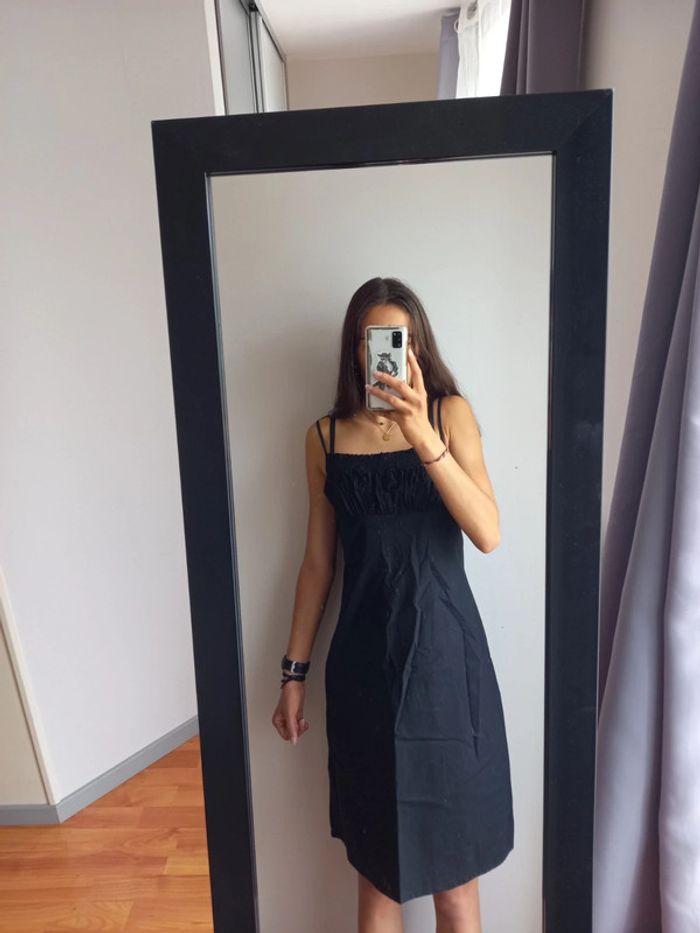 Robe noire légère - photo numéro 3
