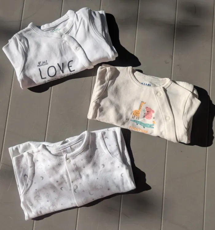 lot 3 pyjamas/ dors bien leger TBE - photo numéro 2