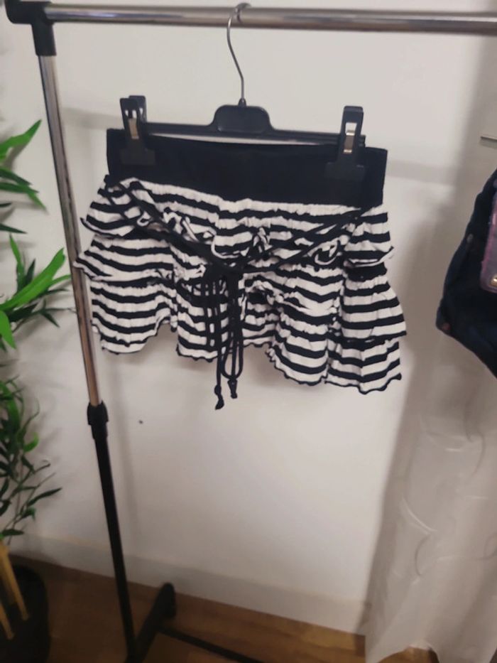 Lot un short + une jupe - photo numéro 6
