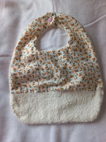 Bavoir fleurie handmade