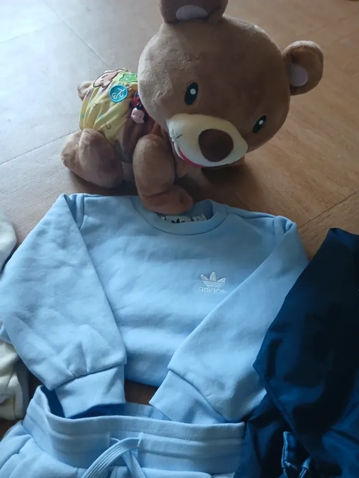 Lot vêtement bébé 2 ans multimarques jouet vtech offert - photo numéro 6