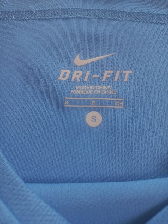 Tee-shirt femme sport dry fit Taille S NIKE - photo numéro 4