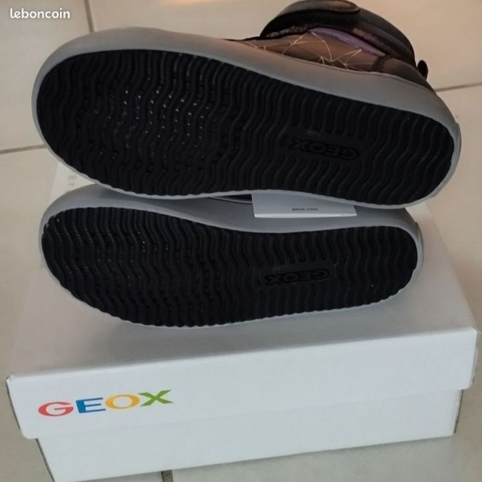 Baskets montantes Geox neuves pour fille, jamais portées, pointure 25, avec étiquette - photo numéro 4