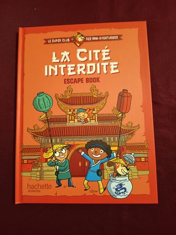Livre hachette " La cité Interdite "