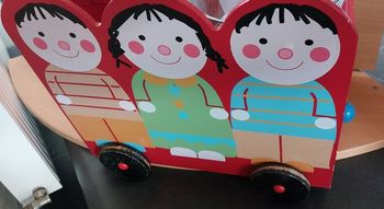 Bac coffre à jouet sur roulettes