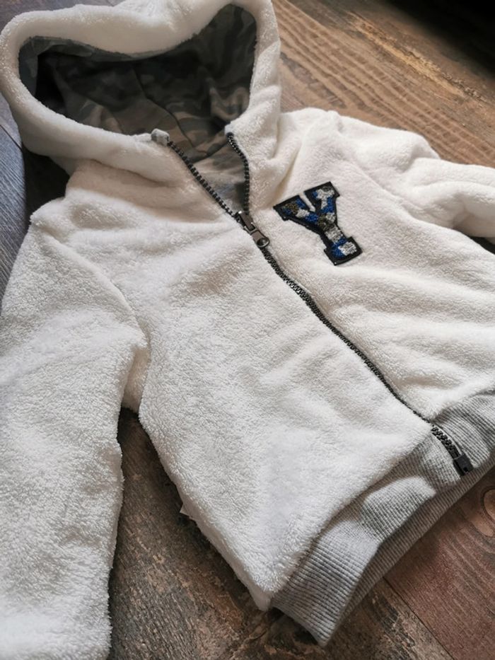 🍓Gilet veste à capuche blanc crème IKKS polaire 24mois🍓 - photo numéro 7