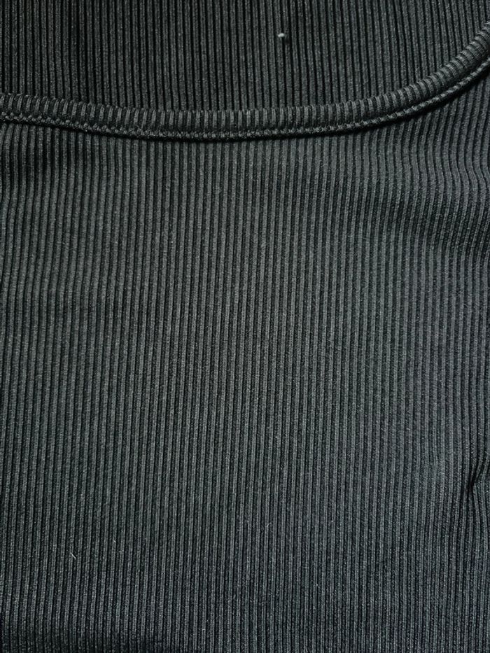 CROP top, manches longues taille 36. Parfait état. - photo numéro 3