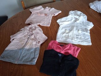 Lot vêtements  bébé 9mois. Mi saison