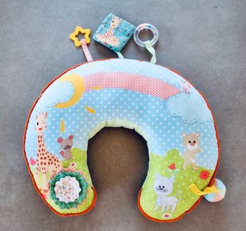 Coussin d’éveil bébé tummy time / éveil / 0-6 mois / Sophie la girafe– activités