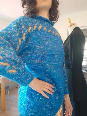 Superbe pull bleu et doré style années 80
