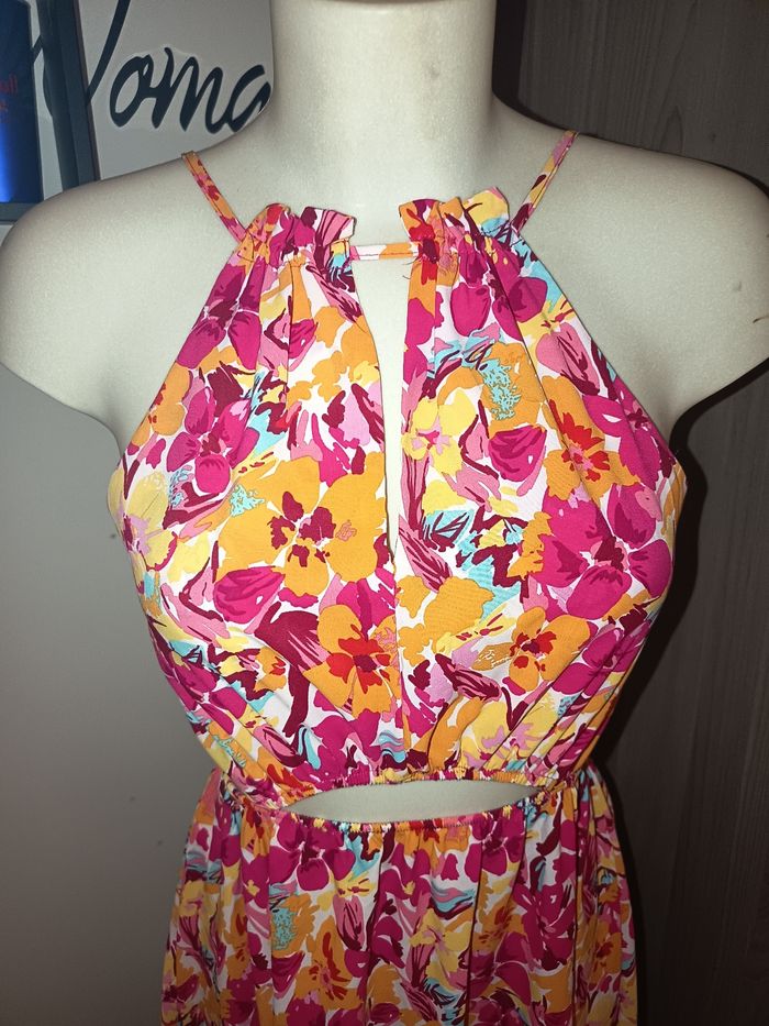 Robe longue fleurie dos nu - photo numéro 3