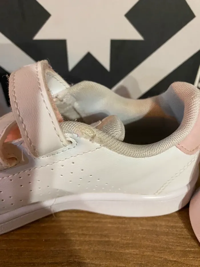 Baskets adidas taille 30. - photo numéro 4
