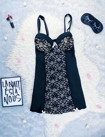 Nuisette en dentelle ajourée noire et beige- T.S ou T.36 🖤