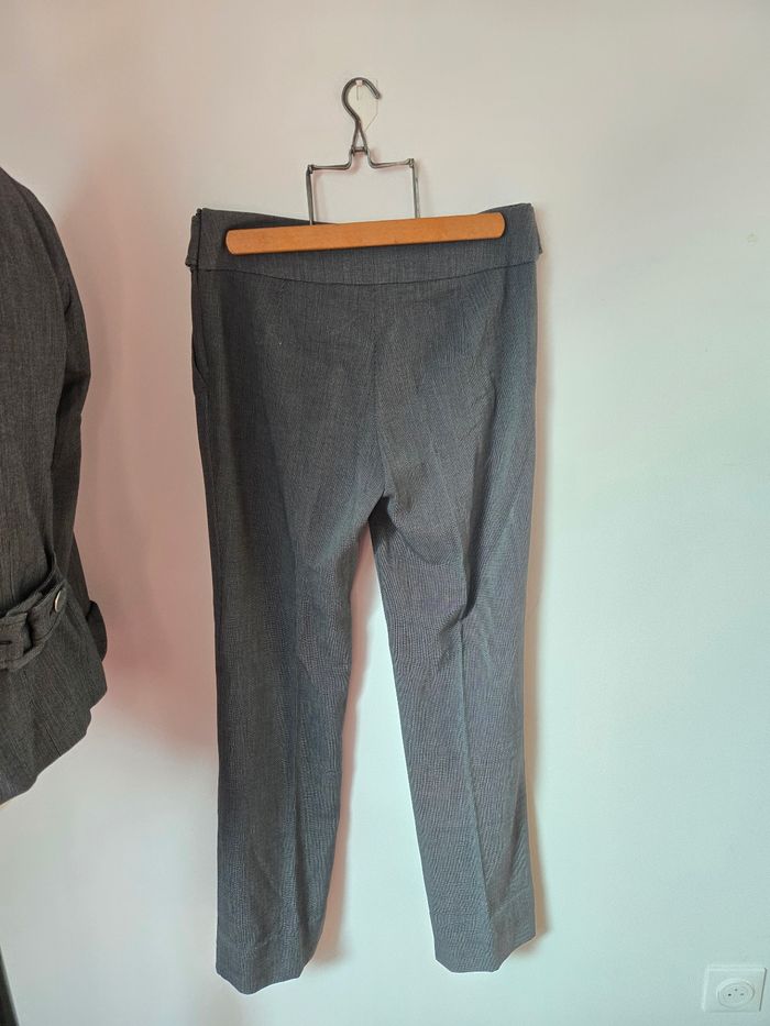 Tailleur pantalon Sinéquanone – Élégance intemporelle en gris anthracite - photo numéro 6