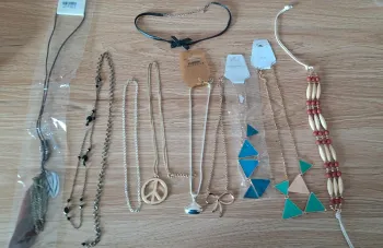 Lot colliers 10 pieces