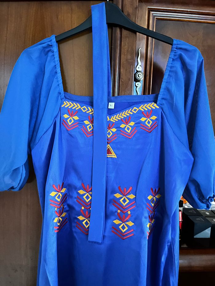 Robe kabyle brodé pour femme, tissu satin et voile , taille L - photo numéro 3