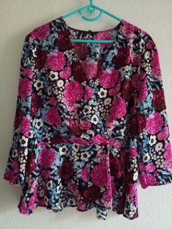Jolie tunique fluide imprimé floral taille 46 neuf