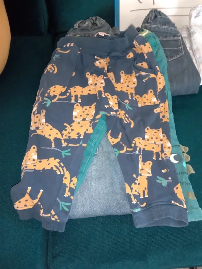 Lot de 7 jeans pantalons 24mois - photo numéro 5