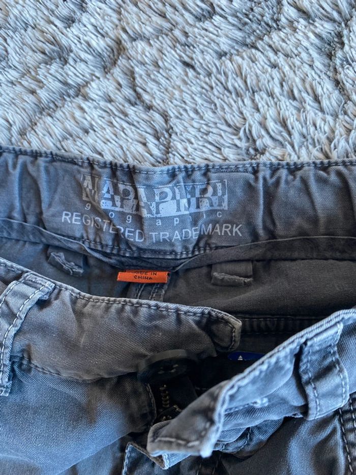 Short gris Napapijri - 6 ans - photo numéro 5