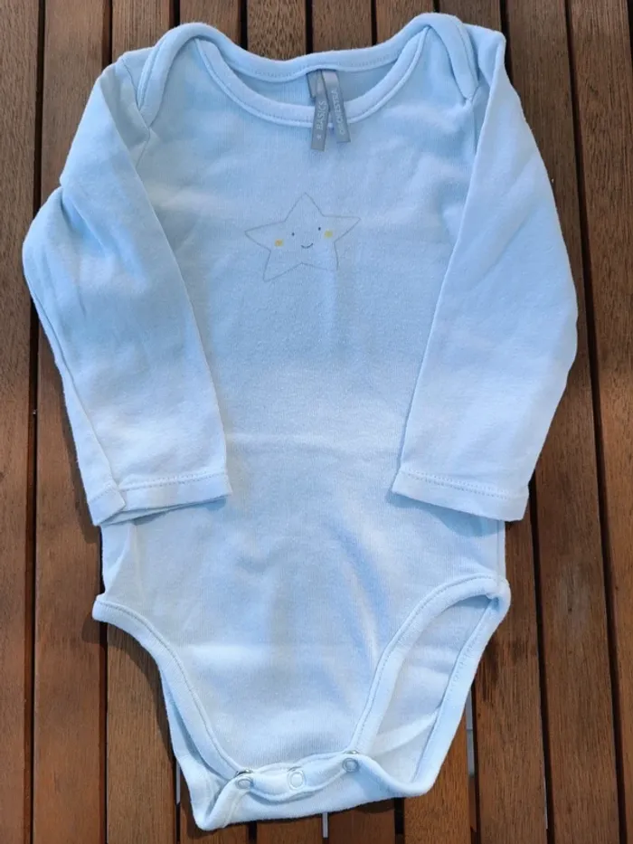 Lot 5 bodies bébé - photo numéro 2