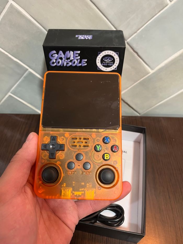 Console R36s - photo numéro 2