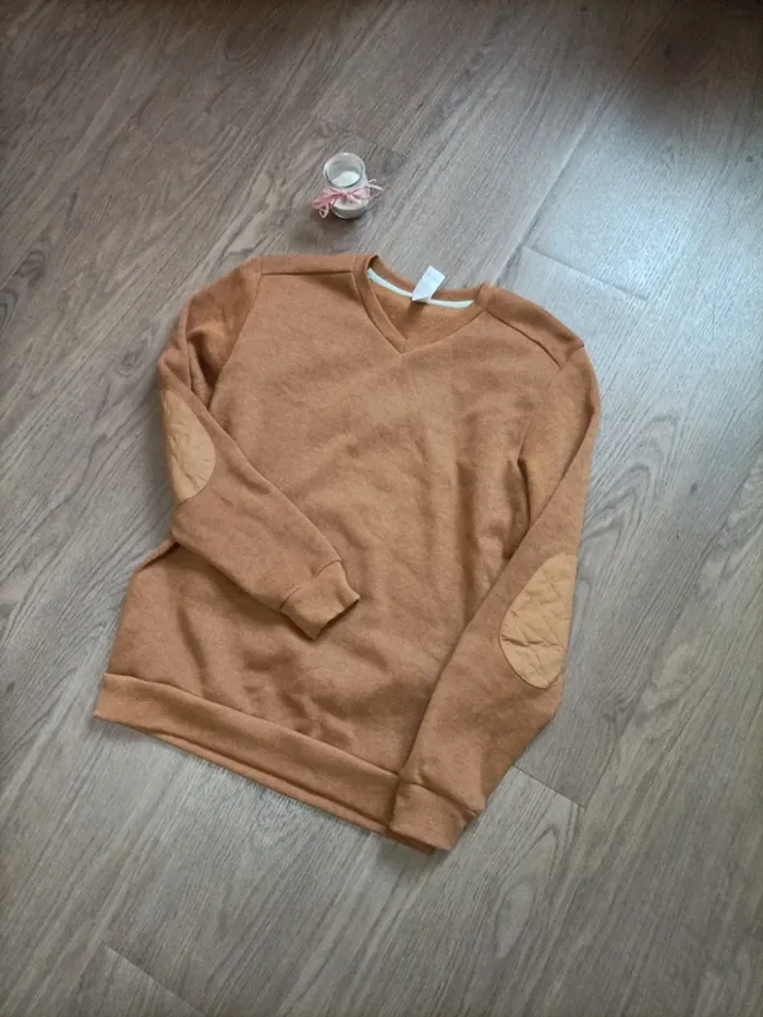 Joli pull col V Decathlon L