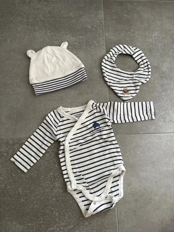 Ensemble body bavoir et body 3 mois