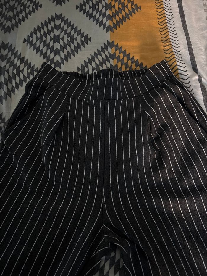 Pantalon gris rayé stradivarius - photo numéro 2