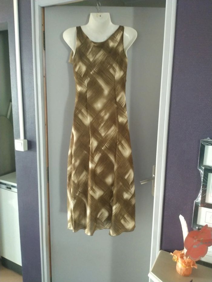 Robe T:2 neuf - photo numéro 8
