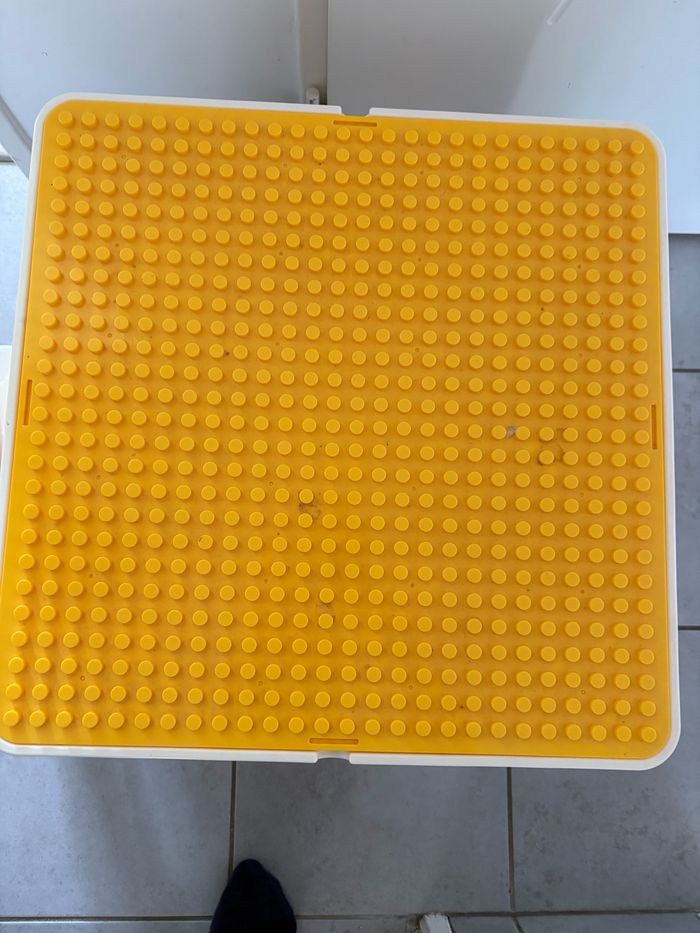 Table lego avec chaise - photo numéro 5