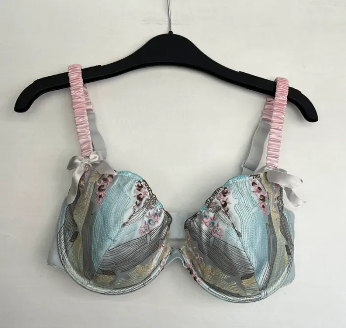🔹 Soutien-Gorge Classique Charlott – 90D 🔹
