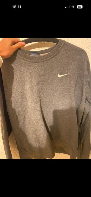 Pull Nike gris