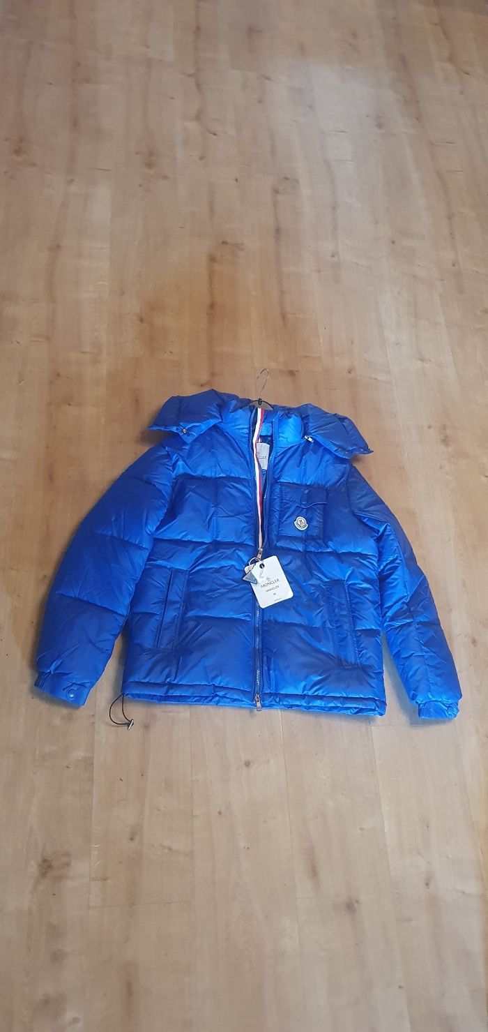 Moncler bleu veste