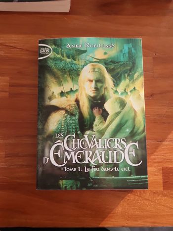 Livre : les chevaliers d'émeraude