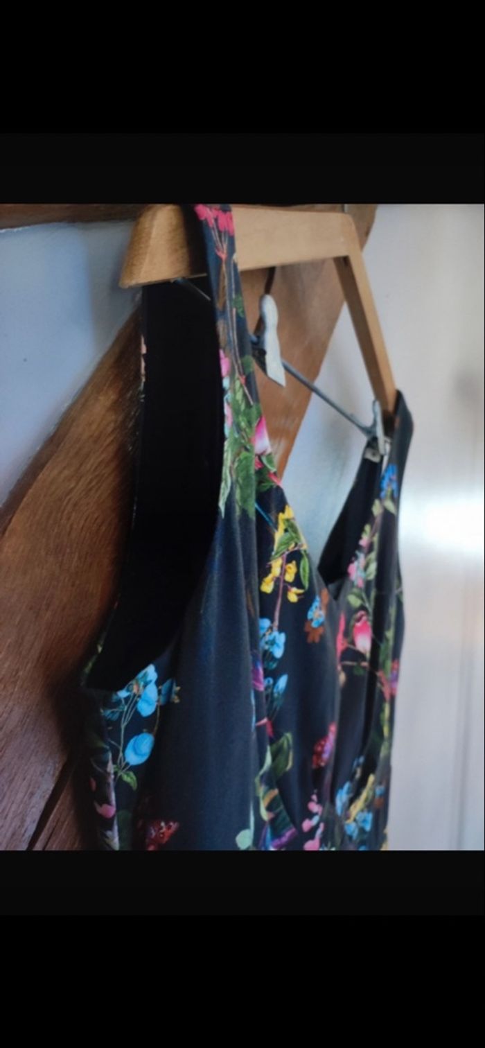 Belle robe noir fleurie taille 38 marque naf naf - photo numéro 4