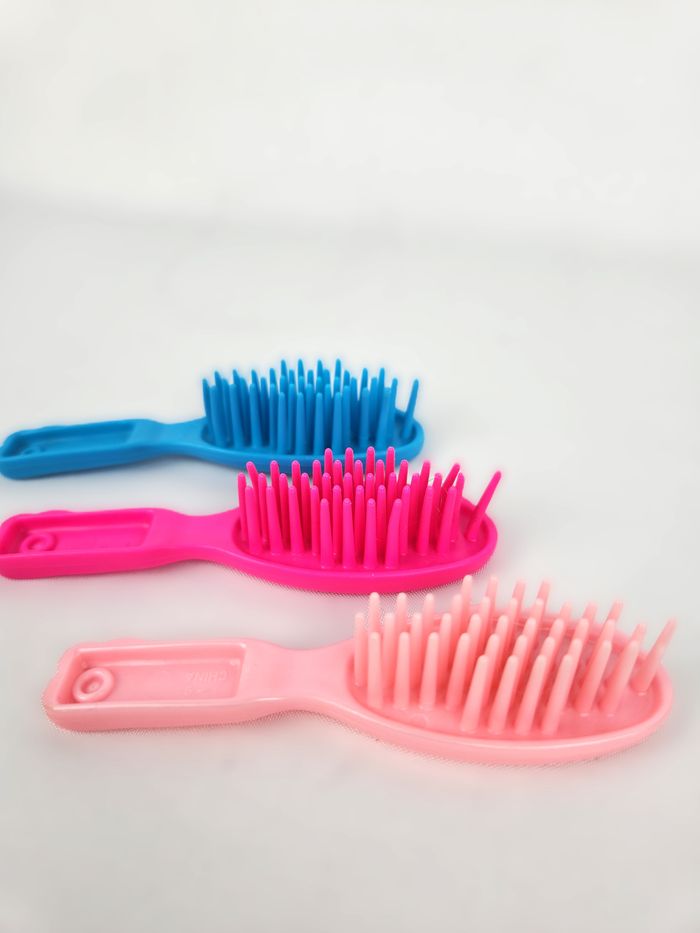 Lot de 3 Mini Brosses (Rose, Fuchsia, Bleu) Poupée Barbie Jouet Vintage - photo numéro 4