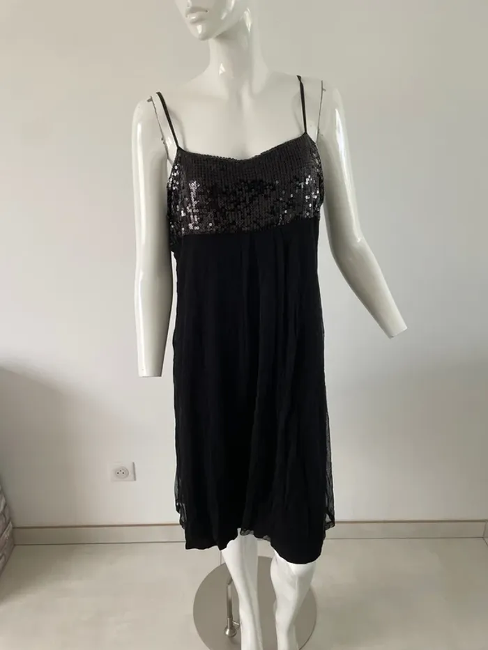 Robe noire sequin - photo numéro 2