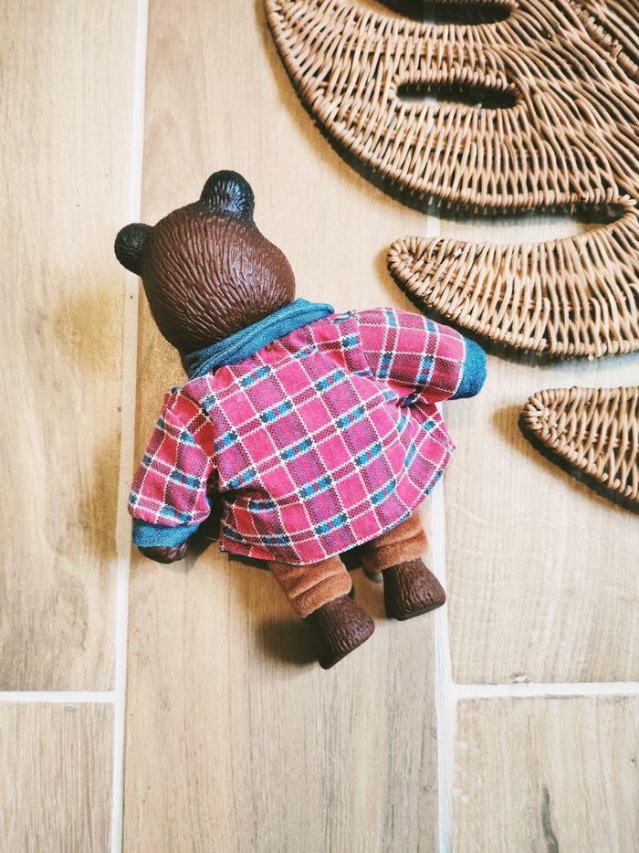 🐻Poupée papa Ours avec chemise à carreaux Les copains de la forêt marque Berchet - photo numéro 3