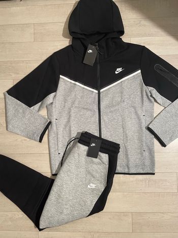 Survêtement Nike Tech gris noir 