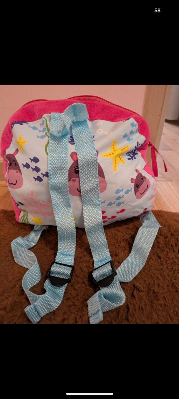 Sac à dos et coussin 2 en 1 - photo numéro 9