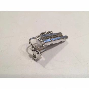 Partie moteur pièce détachée miniature Jaguar XK 120 1948 1/24 Burago #A20