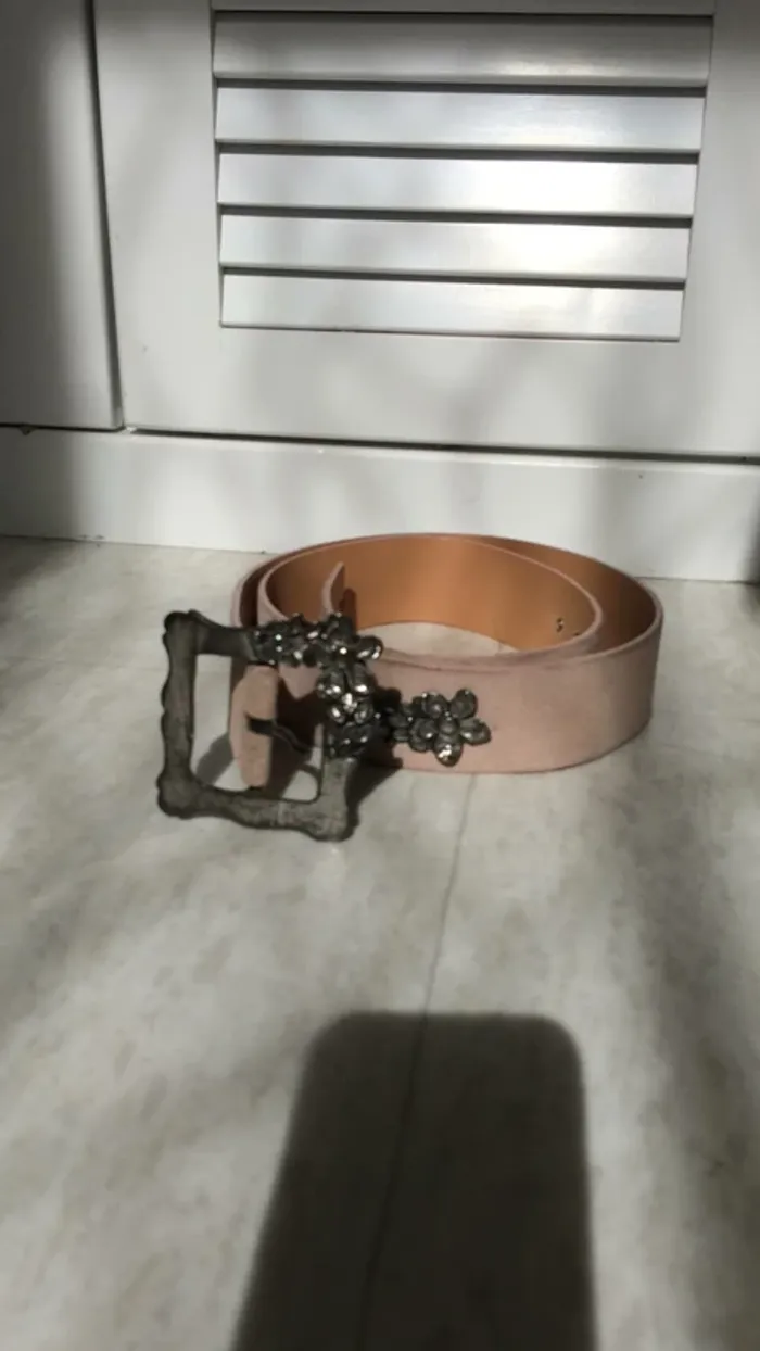 Ceinture Morgan T2 105 cm nubuck rose pâle abîmée