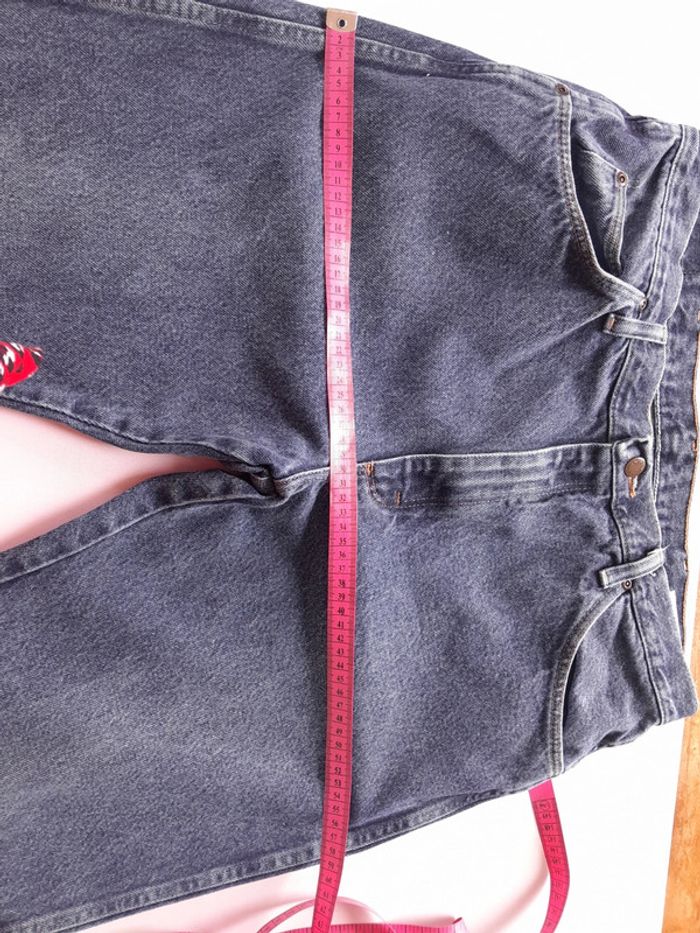 Jean wrangler court et large 36×29 - photo numéro 7