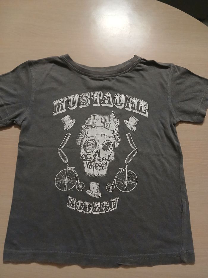 Tee shirt courte manche garcon en coton taille 6 ans  marque in extenso  couleur gris,blanc tres bonne etat - photo numéro 4