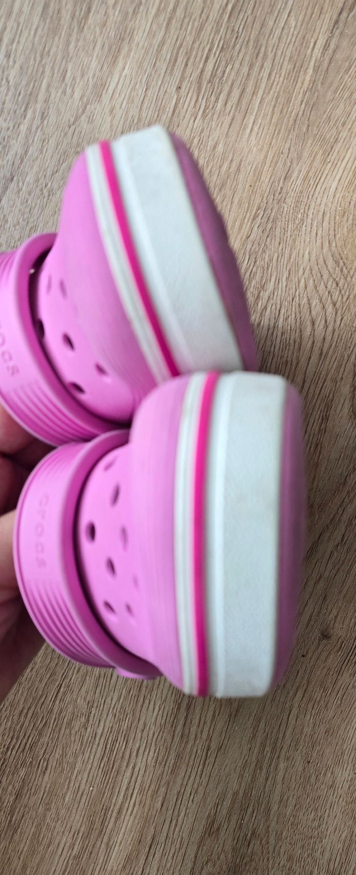 Crocs bébé fille taille 25/26 - photo numéro 2