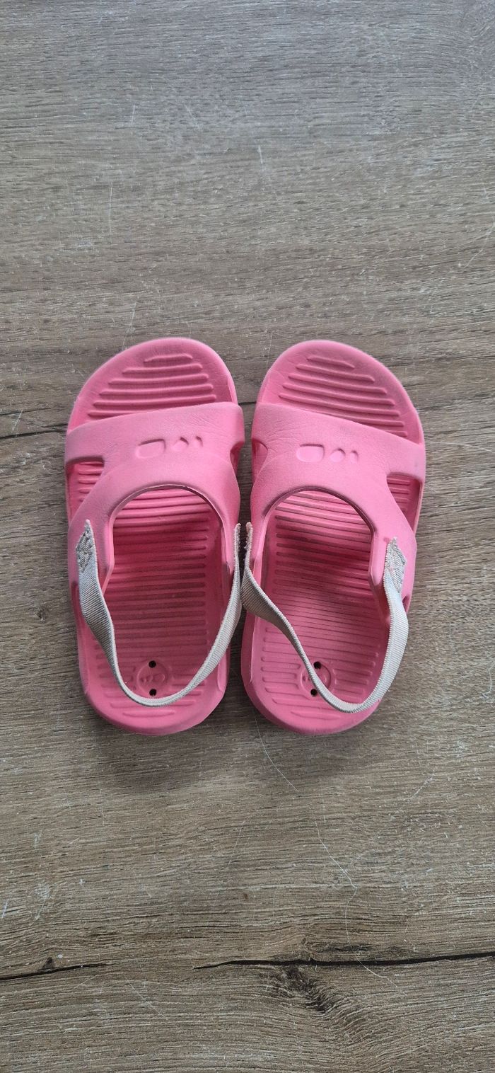 Sandales de piscine T.21-22 - photo numéro 4