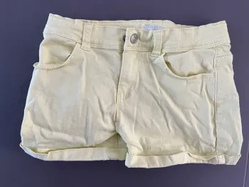 Short kiabi 8 ans en très bon état