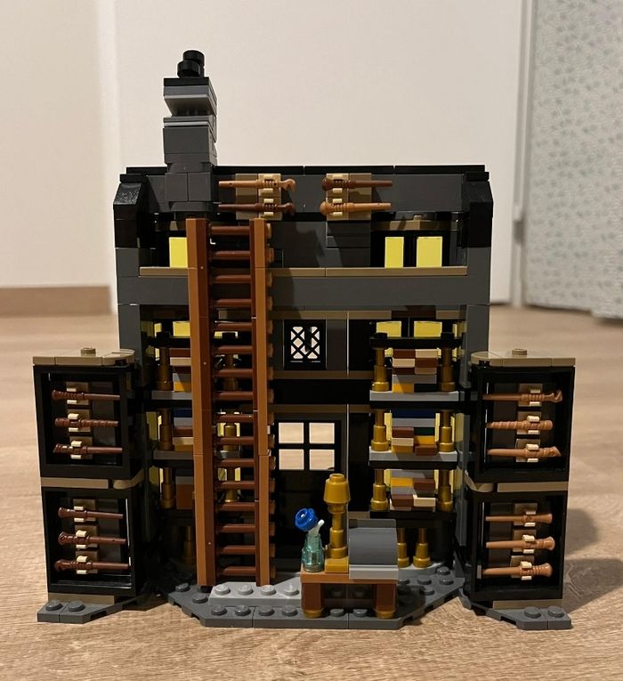 Lego 76439 : Ollivander et madame Guipure, prêt à porter pour mages et sorciers - photo numéro 6