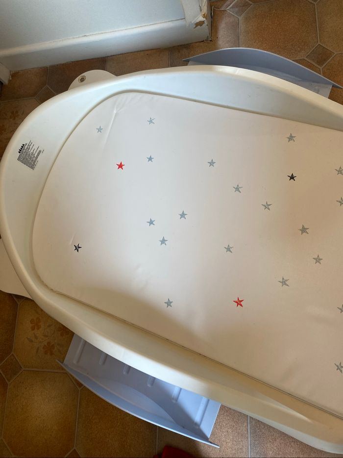 Plan à langer pour baignoire - photo numéro 2