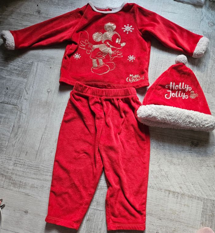 Pyjama et bonnet de noel 23 mois